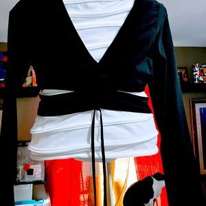 Long sleeve half top